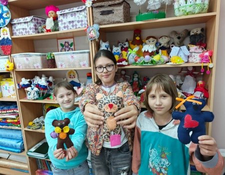 Познакомились с техникой пошива мягкой игрушки из фетра